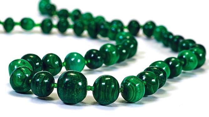 Mi a zöld kő neve? Emerald, malachite és még sok más ...